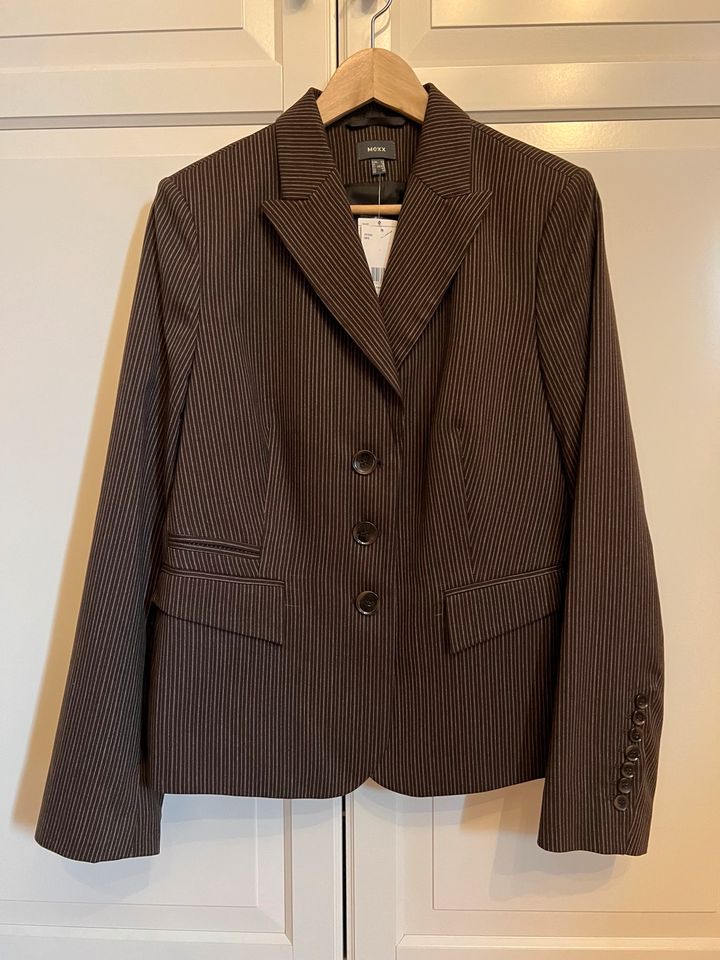 NEU mit Etikett: Blazer von Mexx braun mit Nadelstreifen Gr. 44 in Woltersdorf