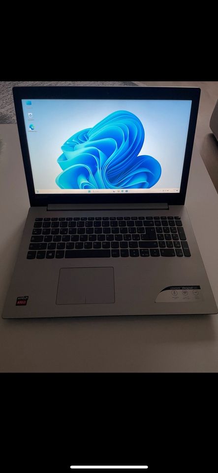 Lenovo Ideapad Laptop sehr guter Zustand in Gütersloh