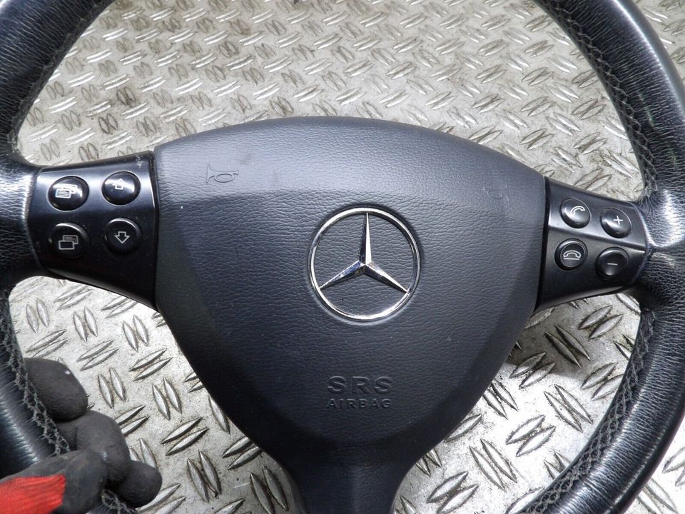 Mercedes-Benz W169 Lenkrad Leder Multifunktion Bj.2008 in Massenbachhausen