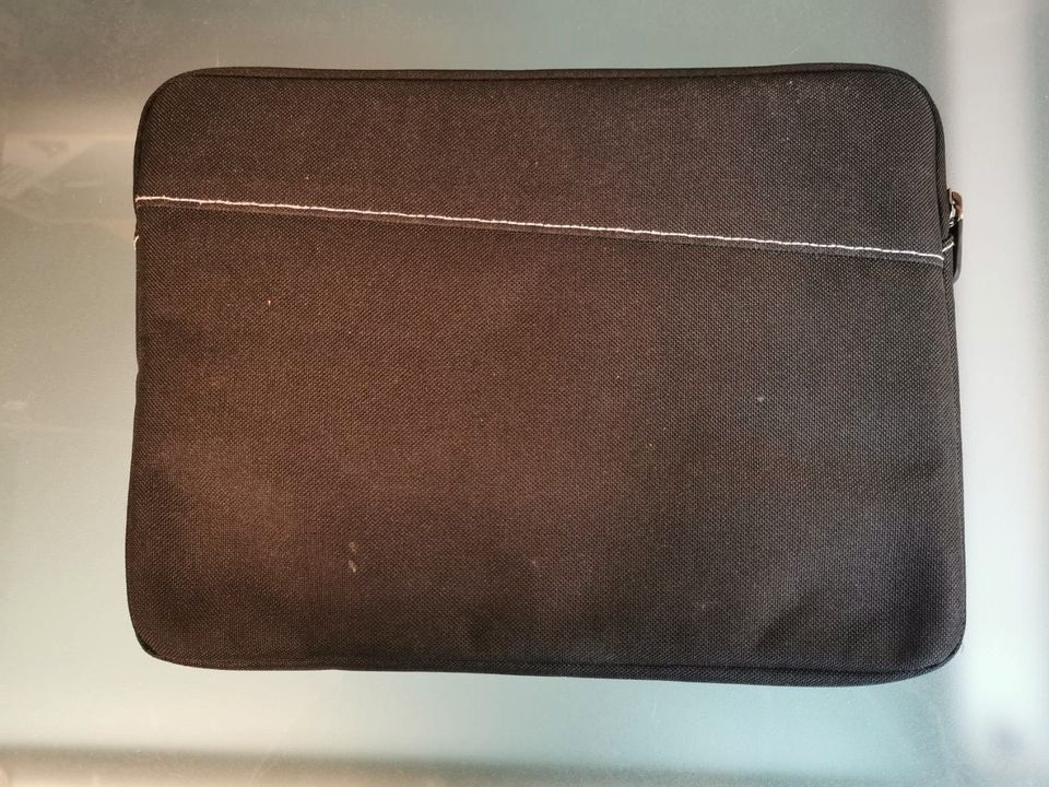 Microsoft Surface Go 1 Hülle schwarz in Gröbenzell