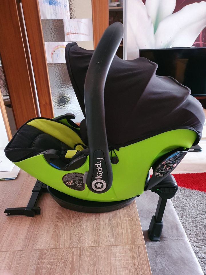 Babyschale mit Isofix in Wendelstein