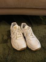 Adidas Sneaker Gr 40 2/3 weiß gold München - Berg-am-Laim Vorschau