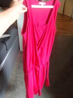 Kleid Gr. M von esprit pink in Wickeloptik  Die einfache Weite is Berlin - Spandau Vorschau
