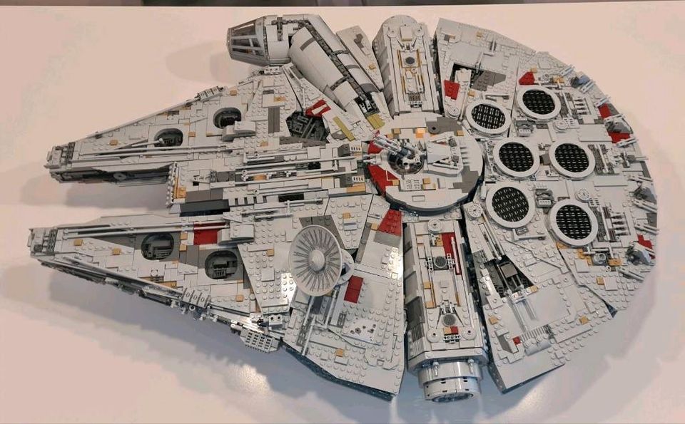 Lego Star Wars 75192 Millenium Falcon Falken Lego Star Wars UCS in Nürnberg (Mittelfr)