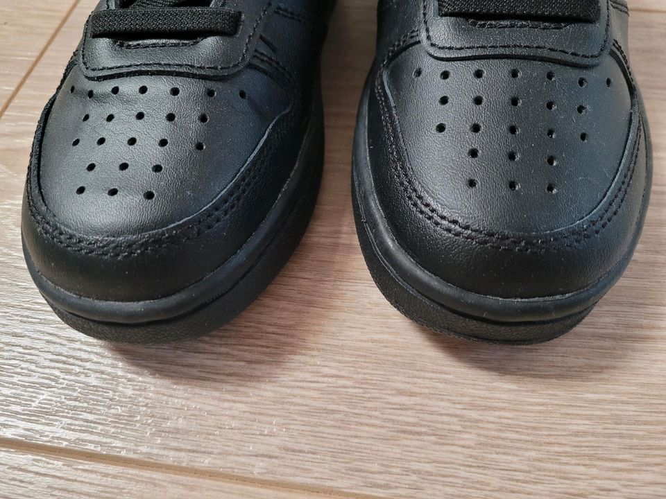 Nike Schuhe Größe 31 -NEU- in Viersen