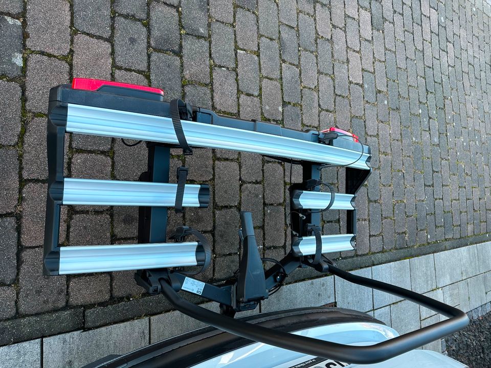 Fahrradträger Thule VeloSpace XT 3 für 3 Fahrräder/E-Bikes mieten in Senden