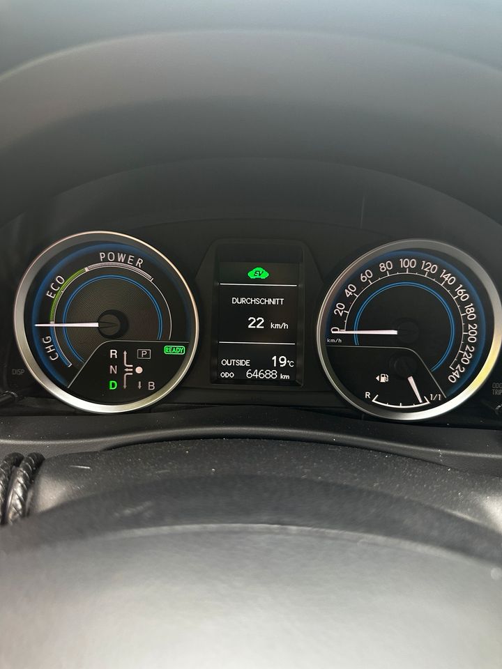Toyota auris 1,8 hybrid benzin  136 ps in Berlin