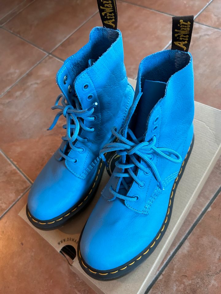 NEU Dr. Martens Boots Pascal blau 38 in Bad Rothenfelde