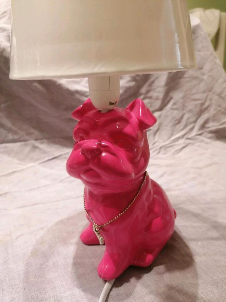 Lampe aus kleiner Bulldogge, Bulldoggen Lampe, rosa in Tüttendorf