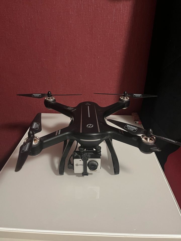 Drohne Holystone HS700 in Hürth