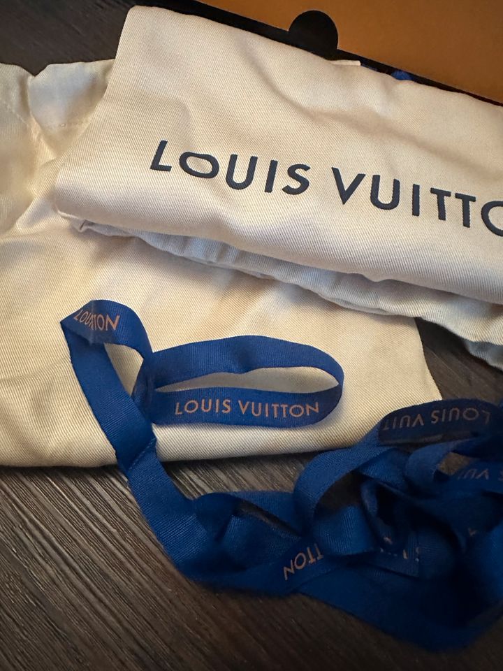 LV Charlie Sneaker Louis Vuitton  Denim Stoff - sehr gut ! in Schmoelln