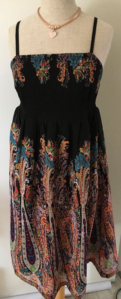 Schönes schwarz-buntes Kleid von Bodyflirt in Gr. 40 in Wentorf