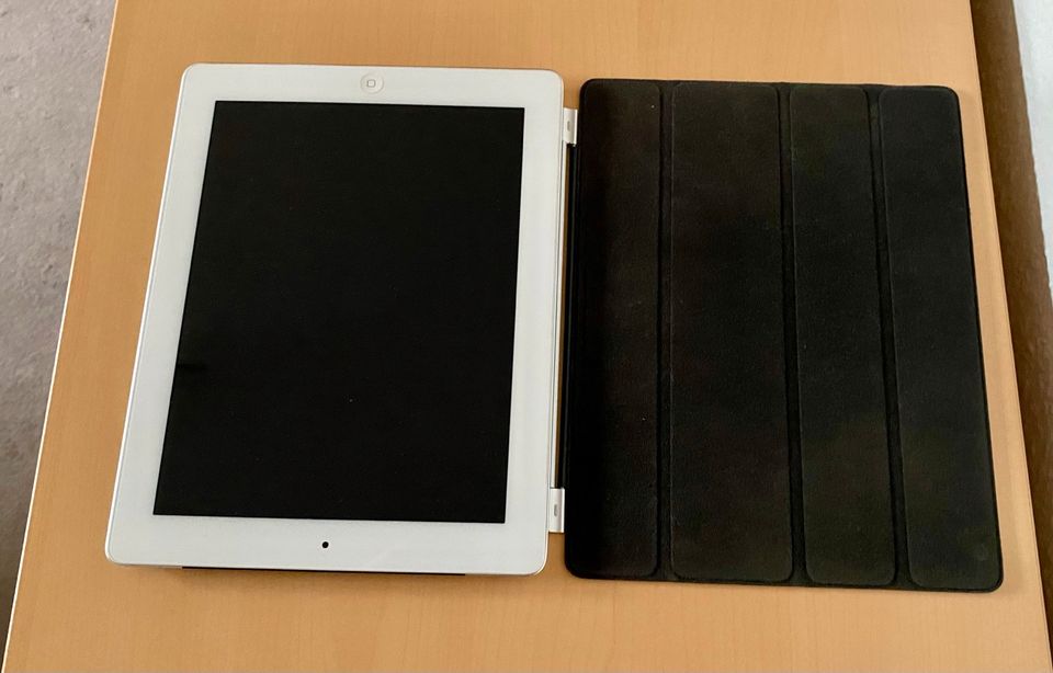 iPad 2 Model A1396 mit  orginal Apple Leder Cover / defekt in Soest