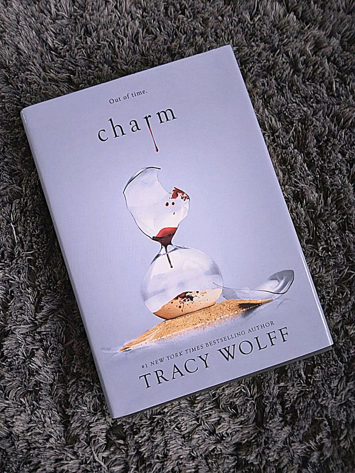Buch von Tracy Wolff "Charm" in Moers
