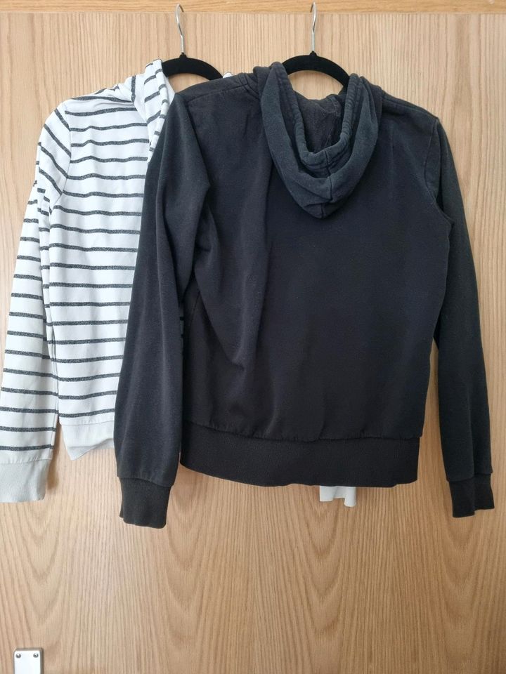 Hoodie / Kapuzenhoodie / Kapuzenjacke / Gestreift / H&M in Neutraubling