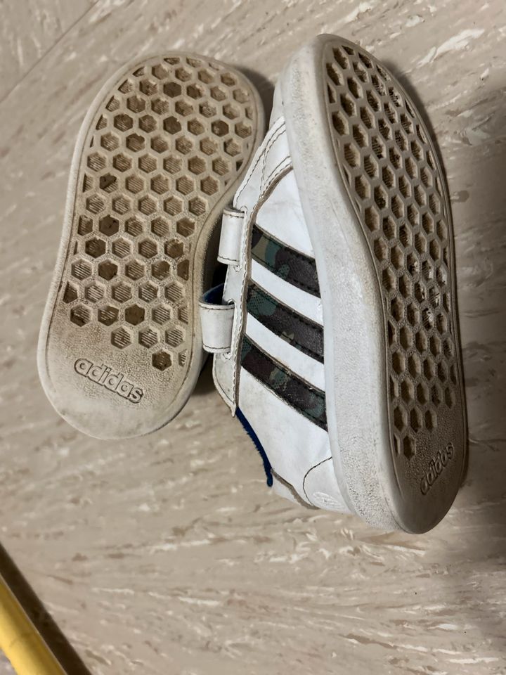 Adidas Sport-/Turnschuhe, Größe 24,Unisex in Jüchen