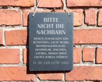 SCHIEFERTAFEL "BITTE NICHT DIE NACHBARN…" 20x25CM LÄRM LUSTIG Thüringen - Sonneberg Vorschau