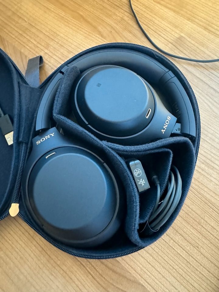 Sony WH-1000 XM4 midnight blue in Karlsruhe