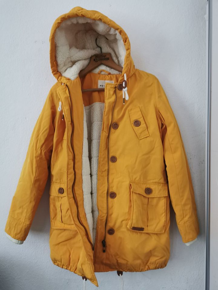 Jacke Winterjacke Parka Review Gelb in Nürnberg (Mittelfr)