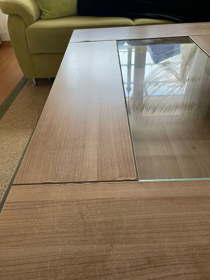 Wohn Esszimmer TV Tisch Stühle Spiegel Sideboard Gardine Teppiche in Aachen