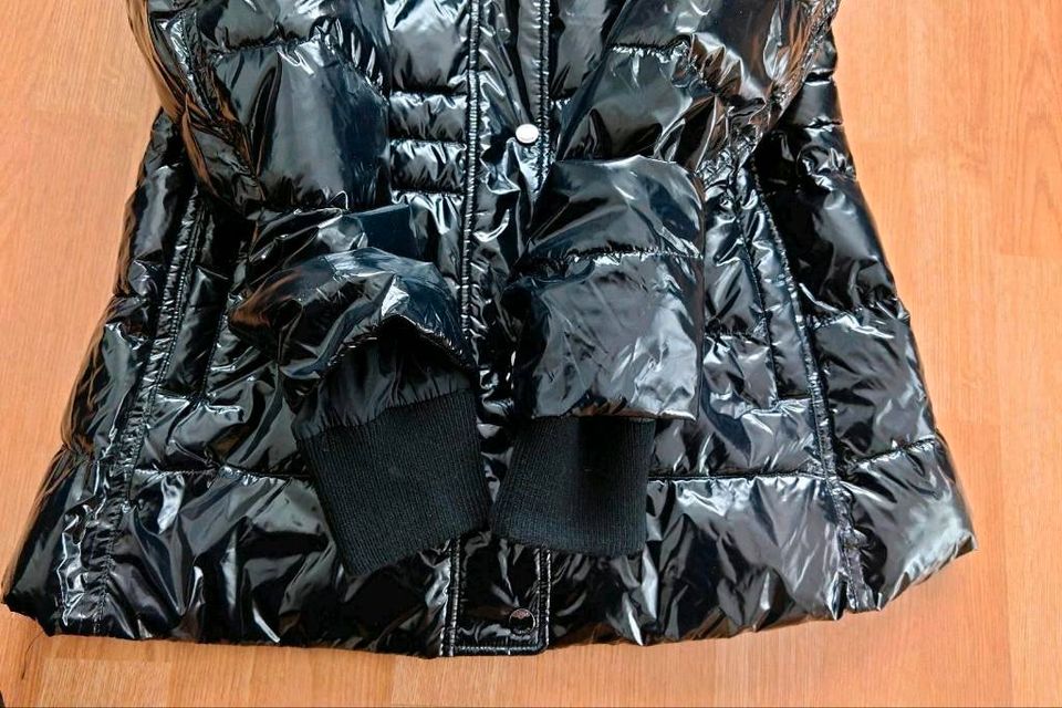 Tommy Hilfiger Jacke Daunenjacke Mantel 36 38 S M schwarz NEU in Ansbach