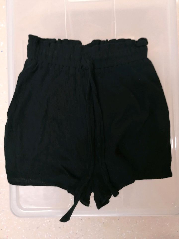 Mädchen Sommerhose Gr. 32 von H&M in Andernach