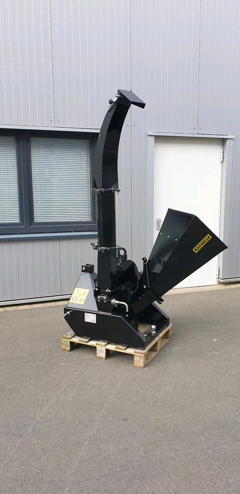 Holzschredder Holzhäcksler Zapfwelle Zapfwellenhäcksler Buschholzhacker Black Edition für Schlepper Traktor BX42 BX62 BX72 GEO-ECO17H in Borchen