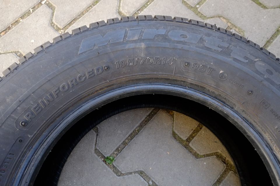 2 Reifen 195/70R14 95T Lassa Miratta 172 in Bieberehren