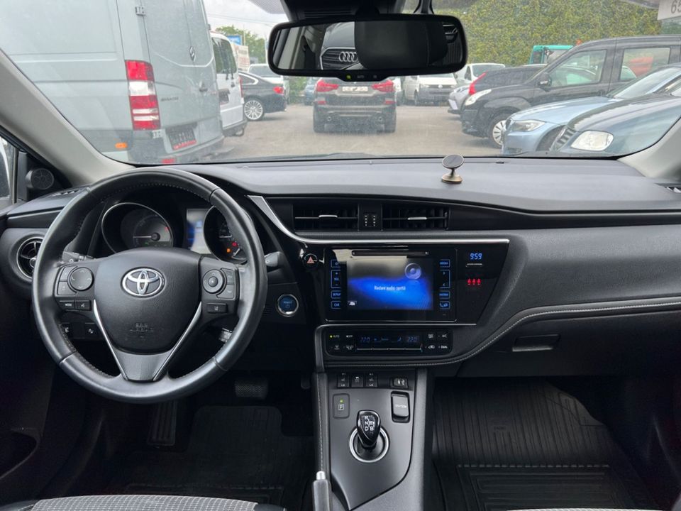 Toyota Auris Sports Hybrid 1,8-l-VVT Cool in Neuss