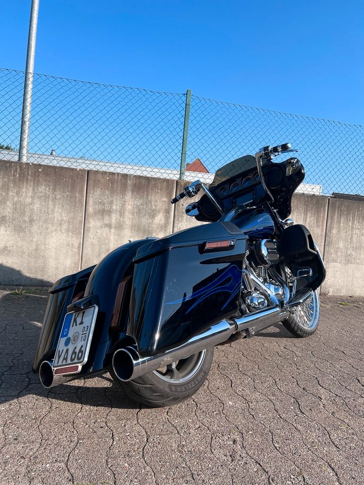 Harley Davidson Street Glide 5HD CVO 110 CUI Jekill & Hyde 26“ in Kiel