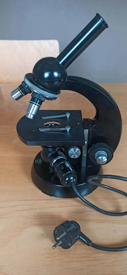 Carl Zeiss Mikroskop in Quierschied