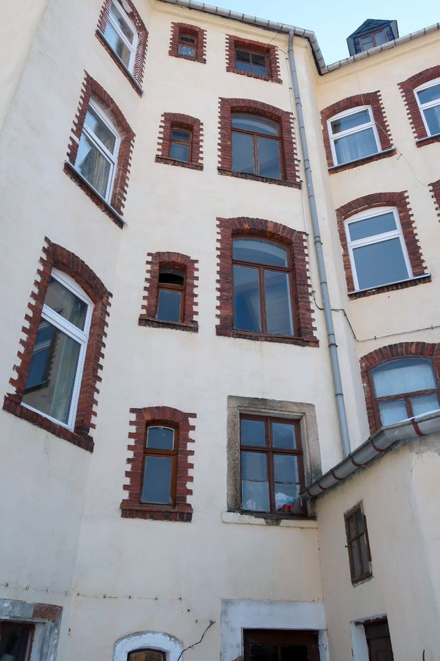 Stattliches Mehrfamilienhaus (sanierungsbedürftig): 5 Wohnungen (320 m² WFL+Ausbaupotential) & Garten in Annaberg-Buchholz in Annaberg-Buchholz