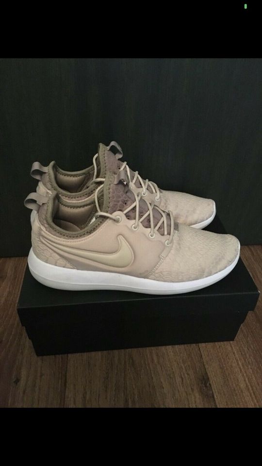 Nike Roshe Two SE 881188100 oatmeal beige Damen in Baden-Württemberg -  Göppingen | eBay Kleinanzeigen ist jetzt Kleinanzeigen