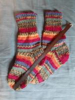 Süße selbstgestrickte warme Socken Fußsohle 17 pink Mädchen bunt Brandenburg - Calau Vorschau