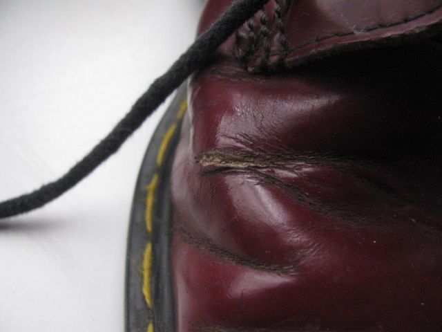 Dr Martens Stiefel 8 Loch, Cherry Red, rot, weinrot, G. 40 / 39 in Flensburg