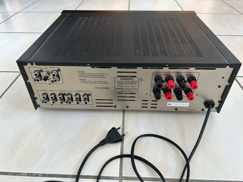 Onkyo Verstärker Stereo Amplifier A-8270 in Dipperz