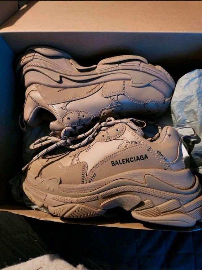 Balenciaga Beige Gr.37 in Solingen