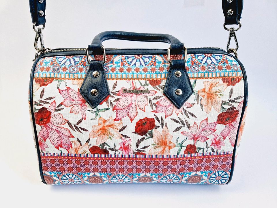 Desigual Flower Print Handtasche / Blumen Umhänge Bilder Lesen in Worms