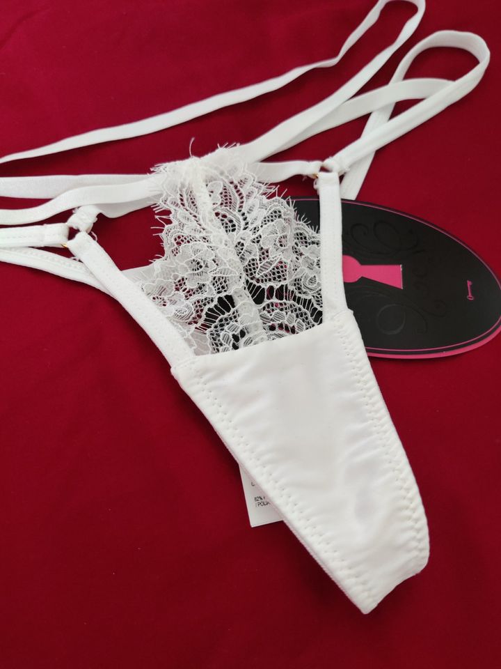 Hunkemöller Set 75B + String S Private Collection Halbschale in Ludwigshafen