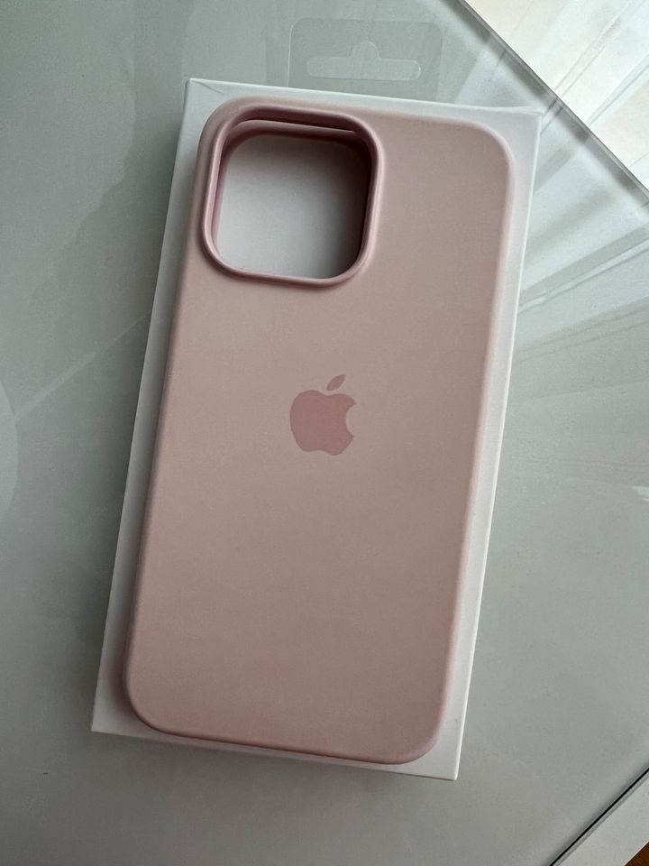 Apple iPhone 13 pro Silikon Hülle chalk pink in Frankfurt am Main