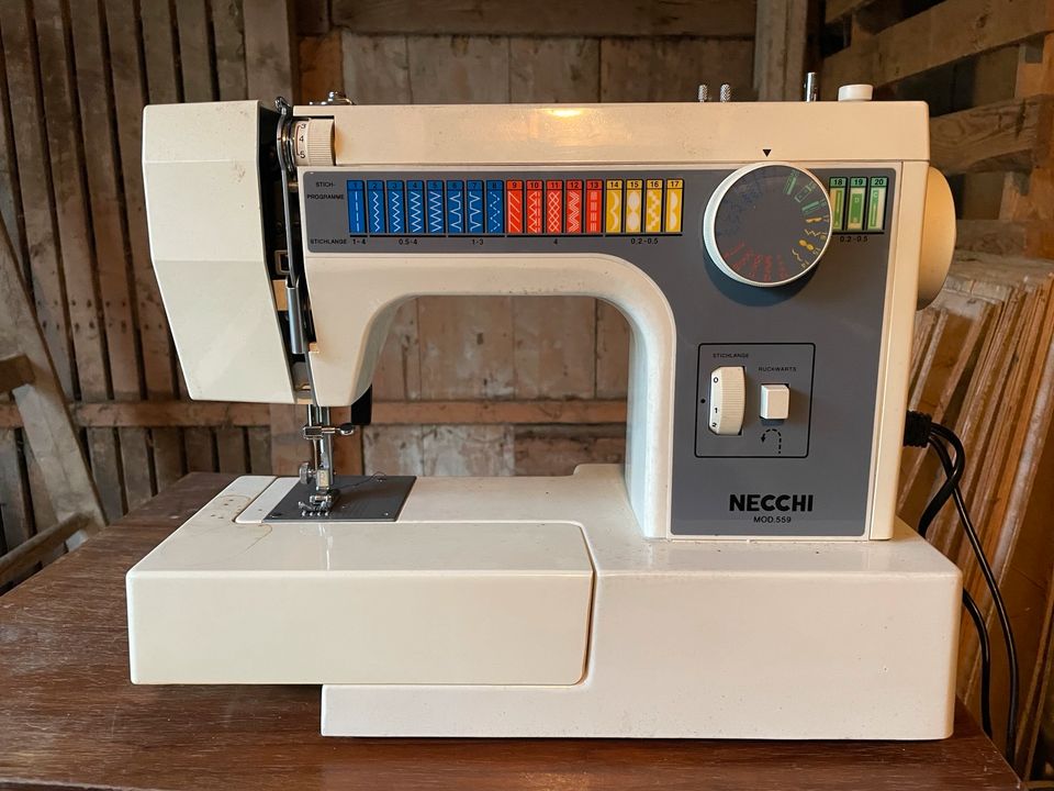 Nähmaschine Necchi Typ 559 in Wiehl