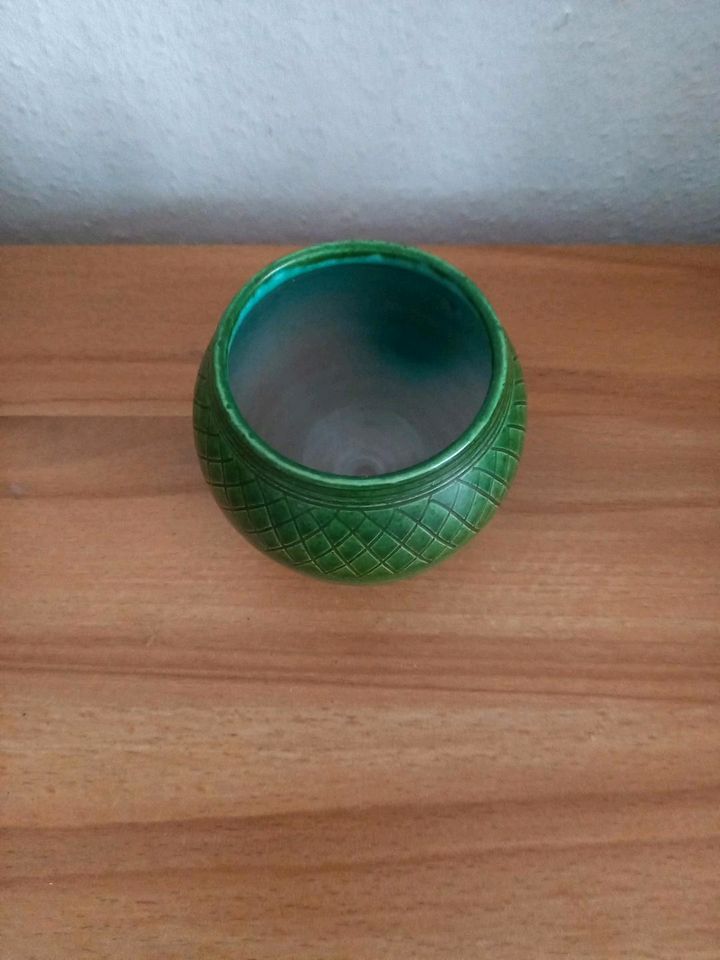 Kleine Vase Kugelvase grün Wilhelm Kagel ? in Oetzen