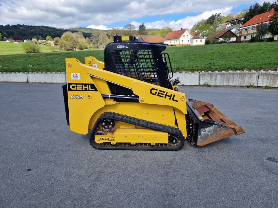 Gehl RT105 Kompaktlader Kettenlader Bobcat Raupenfahrwerk Heizung in Tiefenbach Oberpf