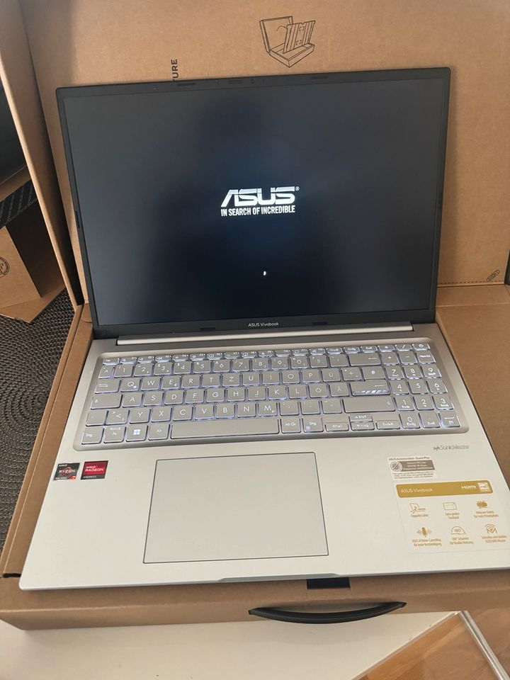 Laptop Asus Vivobook business Silber , in München