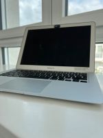 Apple MacBook Air 13“ mit umfangreichem Zubehör (A1466) Frankfurt am Main - Bergen-Enkheim Vorschau