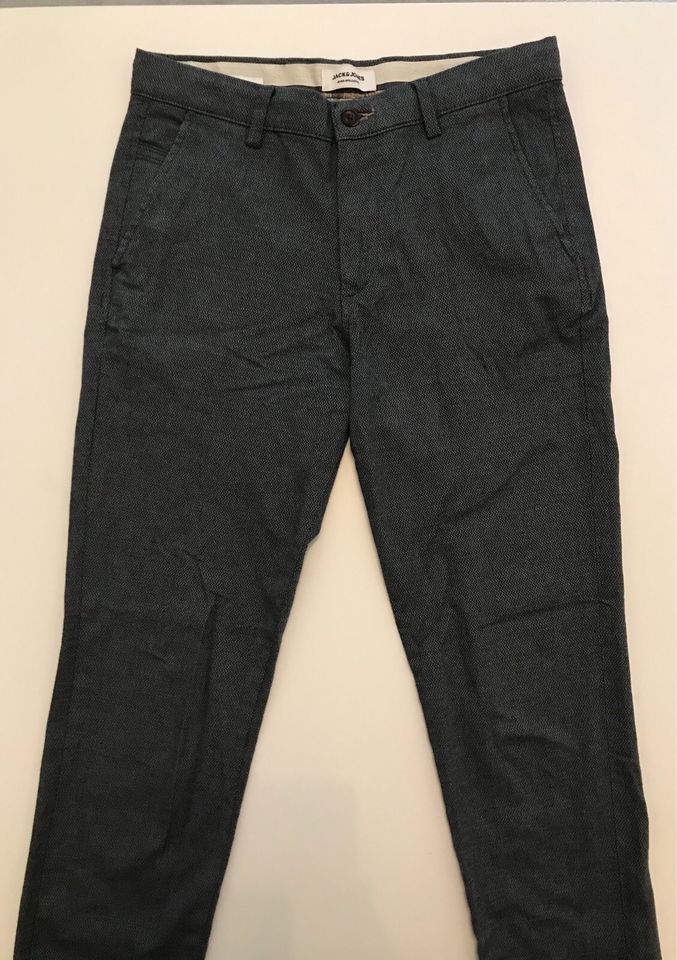 wNeu! slim fit Chino Hose „Marco“ Jack & Jones, Taubenblau, 30/34 in Leipzig