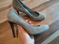 Buffalo Pumps High Heels Veloursleder Leder Wildleder 39 Niedersachsen - Lüneburg Vorschau