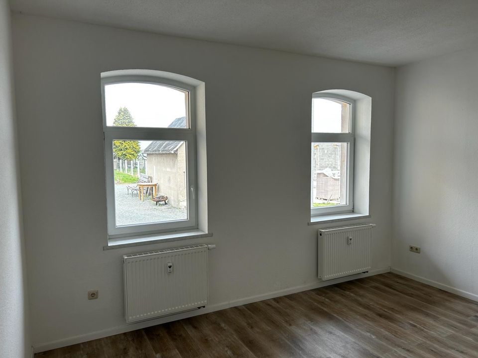 Frisch sanierte 2 Zimmerwohnung mit neuer Einbauküche in Tanna