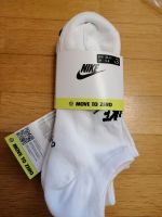 Nike 3Paar Sneaker Socken Gr.38-42 München - Bogenhausen Vorschau