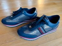 Tommy Hilfiger Damen Sneaker blau silber Glitzer 40/41 neuwertig Leipzig - Probstheida Vorschau